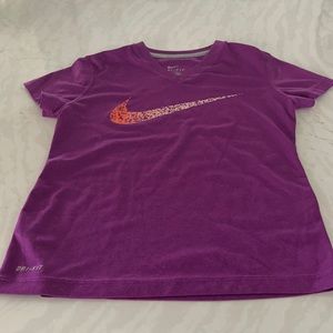 Girls Nike t-shirt